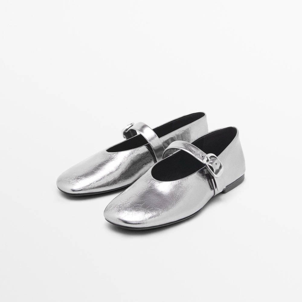 NWT. Massimo Dutti Silver Metallic Ballet Flats with Buckle. Size 7,5.